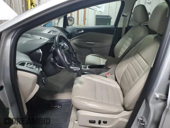 ✅ 2016 Ford C-Max SEL • VIN: 1FADP5BU9GL120436 • Lot: 57258435. Wystawiony na Copart z przebiegiem 53 607 mil. Bezpłatny archiwum sprzedaży aukcyjnych z USA i szczegółowy raport historii pojazdu na DreamBid. Zdjęcie 7.