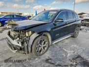 ✅ 2016 BMW X1 xDrive28i • VIN: WBXHT3C35GP885219 • Лот: 93134635. Опубликован ранее на Copart с пробегом 97 675 миль. Бесплатный доступ к архиву аукционных продаж из США и подробный отчёт об истории автомобиля на DreamBid. Изображение 1.