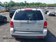 ✅ 2011 Mazda Tribute Touring • VIN: 4F2CY9C78BKM01726 • Lot: 42646967. Wystawiony na IAAI z przebiegiem 98 876 mil. Bezpłatny archiwum sprzedaży aukcyjnych z USA i szczegółowy raport historii pojazdu na DreamBid. Zdjęcie 16.