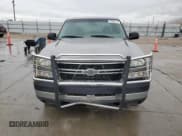 ✅ 2006 Chevrolet Silverado 2500HD LT2 • VIN: 1GCHC23U06F178646 • Лот: 93594115. Опубликован ранее на Copart с пробегом 252 232 миль. Бесплатный доступ к архиву аукционных продаж из США и подробный отчёт об истории автомобиля на DreamBid. Изображение 5.