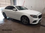 ✅ 2017 Mercedes-Benz E 300 Luxury • VIN: WDDZF4KB6HA016663 • Лот: 42884290. Опубликован ранее на IAAI с пробегом 137 592 миль. Бесплатный доступ к архиву аукционных продаж из США и подробный отчёт об истории автомобиля на DreamBid. Изображение 1.