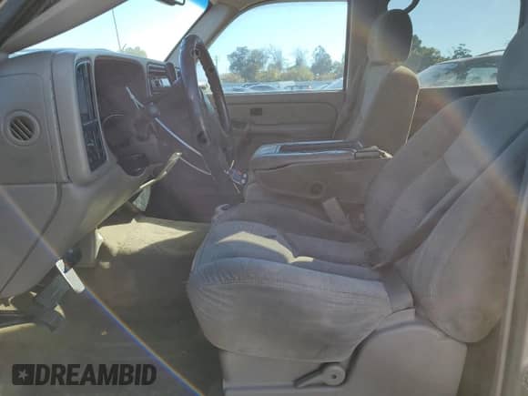 2005 Chevrolet Silverado 1500 LS with VIN 2GCEC13T851149387, listed as a Copart auction lot 89526685 with 212,128 mi miles and Salvage title. Bid and sale history available at DreamBid. Image 7.