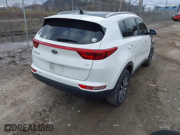 ✅ 2017 Kia Sportage EX • VIN: KNDPNCAC5H7261668 • Lot: 43815772. Wystawiony na IAAI z przebiegiem 108 352 mil. Bezpłatny archiwum sprzedaży aukcyjnych z USA i szczegółowy raport historii pojazdu na DreamBid. Zdjęcie 4.