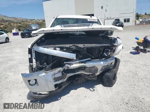 ✅ 2018 Chevrolet Silverado 2500HD LT • VIN: 1GC1KVEY6JF211826 • Lot: 62526005. Listed on Copart with 102,192 mi. Free auction sales archive from the USA and detailed vehicle history report at DreamBid. Image 5.