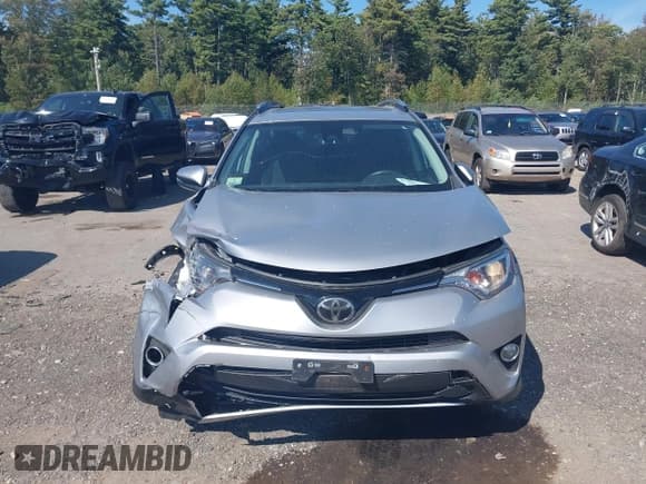 ✅ 2017 Toyota RAV4 XLE • VIN: 2T3RFREVXHW695447 • Lot: 43256110. Listed on IAAI with 68,725 mi. Free auction sales archive from the USA and detailed vehicle history report at DreamBid. Image 6.