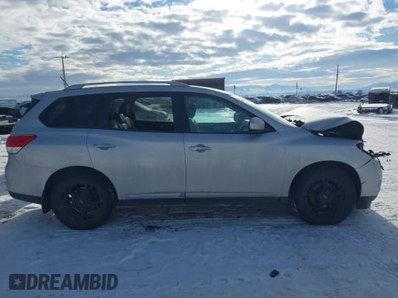 ✅ 2013 Nissan Pathfinder SV • VIN: 5N1AR2MM5DC686281 • Lot: 41353409. Listed on IAAI with Not provided. Free auction sales archive from the USA and detailed vehicle history report at DreamBid. Image 14.