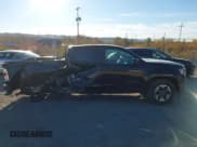 ✅ 2022 Chevrolet Colorado 4WD Z71 • VIN: 1GCGTDEN7N1137455 • Lot: 43539075. Wystawiony na IAAI z przebiegiem 59 773 mil. Bezpłatny archiwum sprzedaży aukcyjnych z USA i szczegółowy raport historii pojazdu na DreamBid. Zdjęcie 14.