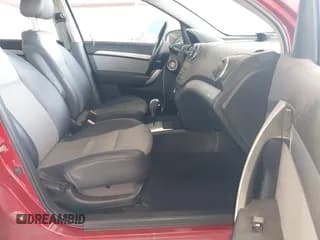 ✅ 2011 Chevrolet Aveo 2LT • VIN: KL1TG5DE7BB121084 • Lot: 43071433. Wystawiony na IAAI z przebiegiem 121 753 mil. Bezpłatny archiwum sprzedaży aukcyjnych z USA i szczegółowy raport historii pojazdu na DreamBid. Zdjęcie 5.