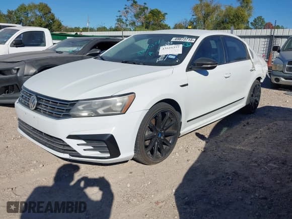 ✅ 2017 Volkswagen Passat R-Line • VIN: 1VWDT7A33HC071503 • Lot: 43525377. Wystawiony na IAAI z przebiegiem 93 021 mil. Bezpłatny archiwum sprzedaży aukcyjnych z USA i szczegółowy raport historii pojazdu na DreamBid. Zdjęcie 21.