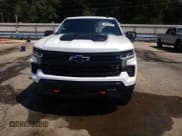 ✅ 2024 Chevrolet Silverado 1500 LT Trail Boss • VIN: 3GCUDFED8RG133800 • Lot: 80918655. Wystawiony na Copart z przebiegiem 21 714 mil. Bezpłatny archiwum sprzedaży aukcyjnych z USA i szczegółowy raport historii pojazdu na DreamBid. Zdjęcie 13.