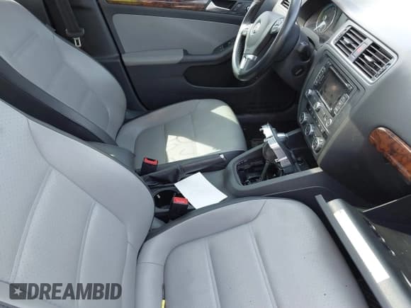 ✅ 2013 Volkswagen Jetta Hybrid SE • VIN: 3VW637AJ7DM259702 • Лот: 41799247. Опубликован ранее на IAAI с пробегом Не указан. Бесплатный доступ к архиву аукционных продаж из США и подробный отчёт об истории автомобиля на DreamBid. Изображение 5.