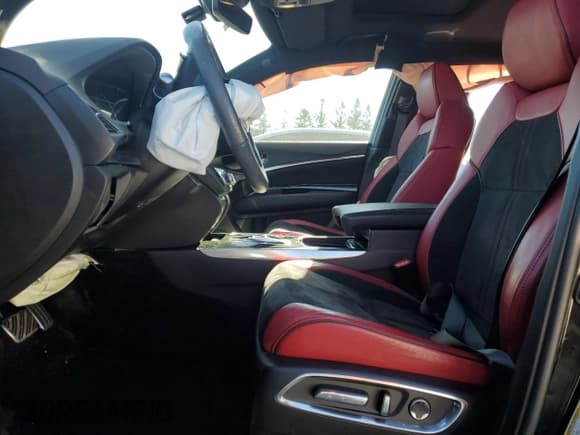 ✅ 2019 Acura MDX Technology • VIN: 5J8YD4H03KL801771 • Lot: 89878965. Wystawiony na Copart z przebiegiem Nie podano. Bezpłatny archiwum sprzedaży aukcyjnych z USA i szczegółowy raport historii pojazdu na DreamBid. Zdjęcie 7.