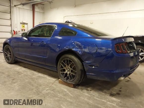 ✅ 2013 Ford Mustang V6 • VIN: 1ZVBP8AM6D5262275 • Lot: 43135408. Listed on IAAI with 87,253 mi. Free auction sales archive from the USA and detailed vehicle history report at DreamBid. Image 3.