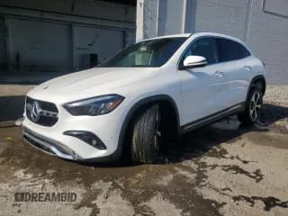 ✅ 2024 Mercedes-Benz GLA 250 • VIN: W1N4N4GB2RJ608300 • Lot: 53423905. Wystawiony na Copart z przebiegiem 21 424 mil. Bezpłatny archiwum sprzedaży aukcyjnych z USA i szczegółowy raport historii pojazdu na DreamBid. Zdjęcie 1.