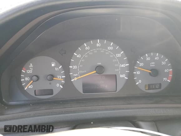 ✅ 2000 Mercedes-Benz CLK 320/430 • VIN: WDBLK70G0YT035854 • Lot: 68771475. Wystawiony na Copart z przebiegiem 222 474 mil. Bezpłatny archiwum sprzedaży aukcyjnych z USA i szczegółowy raport historii pojazdu na DreamBid. Zdjęcie 9.