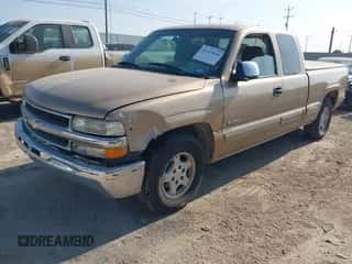 2000 Chevrolet Silverado 1500 LS z VIN 2GCEC19T1Y1277305, wystawiony jako IAAI lot #43516630 z przebiegiem 220 529 mil mil oraz . Historia ofert i sprzedaży dostępna na DreamBid. Obrazek 2.
