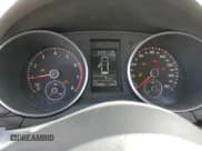 ✅ 2011 Volkswagen Golf GTI PZEV • VIN: WVWFD7AJ2BW312013 • Лот: 53571175. Опубликован ранее на Copart с пробегом 110 403 миль. Бесплатный доступ к архиву аукционных продаж из США и подробный отчёт об истории автомобиля на DreamBid. Изображение 9.