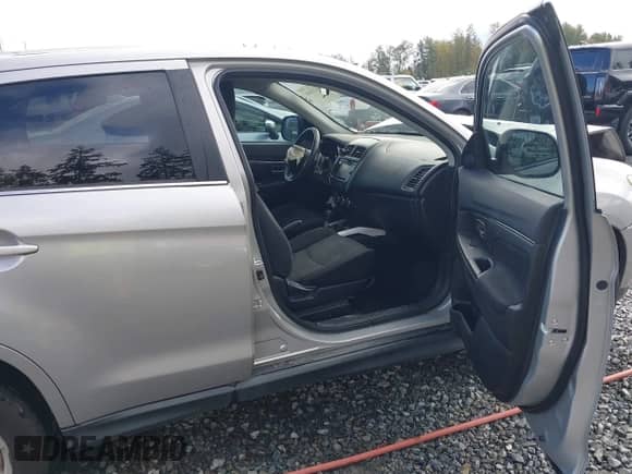 2014 Mitsubishi Outlander SE с VIN 4A4AR4AU1EE026516, выставлен на аукционе IAAI как лот 43337686 с пробегом 113 351 миль миль и . История ставок и продаж доступна на DreamBid. Изображение 5.