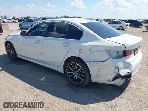 ✅ 2019 BMW 3 Series 330i xDrive • VIN: WBA5R7C50KAJ79632 • Лот: 43361733. Опубликован ранее на IAAI с пробегом 61 574 миль. Бесплатный доступ к архиву аукционных продаж из США и подробный отчёт об истории автомобиля на DreamBid. Изображение 3.