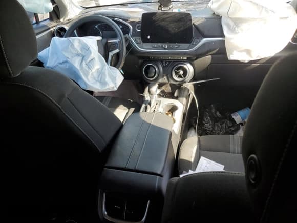 ✅ 2023 Chevrolet Blazer LT • VIN: 3GNKBHR43PS157460 • Lot: 70563425. Listed on Copart with Not provided. Free auction sales archive from the USA and detailed vehicle history report at DreamBid. Image 8.