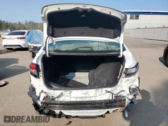 ✅ 2020 Toyota Corolla LE • VIN: 5YFBPRBE7LP044797 • Lot: 71652225. Listed on Copart with 67,633 mi. Free auction sales archive from the USA and detailed vehicle history report at DreamBid. Image 6.