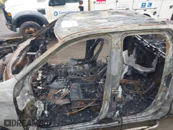 ✅ 2019 Chevrolet Silverado 1500 LT • VIN: 1GCRYDED5KZ200325 • Lot: 42451095. Wystawiony na IAAI z przebiegiem 50 840 mil. Bezpłatny archiwum sprzedaży aukcyjnych z USA i szczegółowy raport historii pojazdu na DreamBid. Zdjęcie 6.