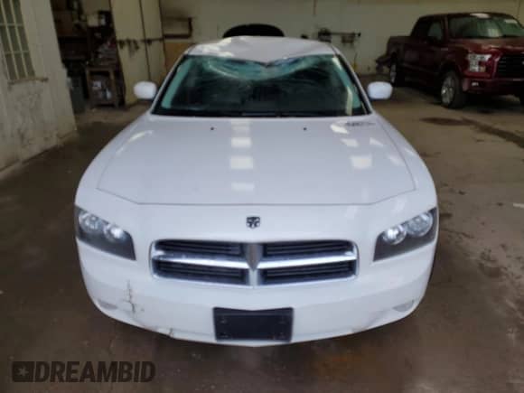 2010 Dodge Charger SXT z VIN 2B3CA3CVXAH155625, wystawiony jako Copart lot #74548774 z przebiegiem 99 715 mil mil oraz Czysty tytuł • Clean title. Historia ofert i sprzedaży dostępna na DreamBid. Obrazek 5.