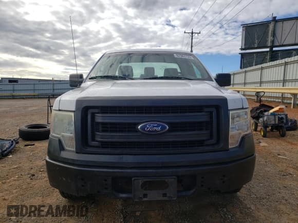 ✅ 2014 Ford F-150 XL • VIN: 1FTMF1CM3EKD16007 • Lot: 82383735. Listed on Copart with 291,138 mi. Free auction sales archive from the USA and detailed vehicle history report at DreamBid. Image 5.