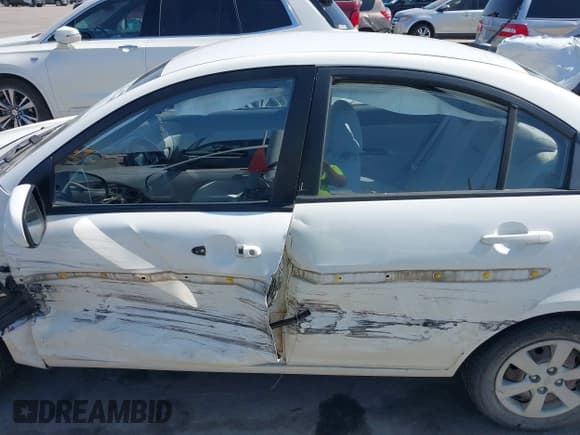 ✅ 2010 Hyundai Accent GLS • VIN: KMHCN4AC6AU485040 • Лот: 41992348. Опубликован ранее на IAAI с пробегом 122 300 миль. Бесплатный доступ к архиву аукционных продаж из США и подробный отчёт об истории автомобиля на DreamBid. Изображение 14.