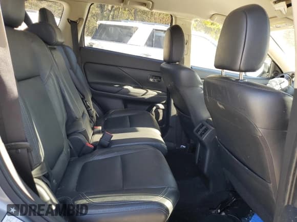 ✅ 2020 Mitsubishi Outlander ES • VIN: JA4AZ3A35LZ020582 • Lot: 82723505. Listed on Copart with Not provided. Free auction sales archive from the USA and detailed vehicle history report at DreamBid. Image 11.