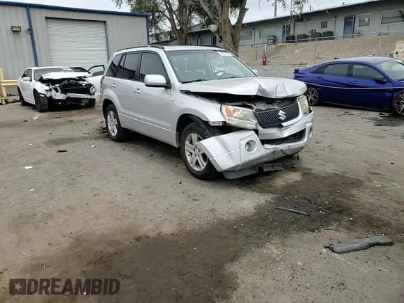 ✅ 2006 Suzuki Grand Vitara Luxury • VIN: JS3TD947764106039 • Лот: 58376185. Опубликован ранее на Copart с пробегом 192 071 миль. Бесплатный доступ к архиву аукционных продаж из США и подробный отчёт об истории автомобиля на DreamBid. Изображение 14.