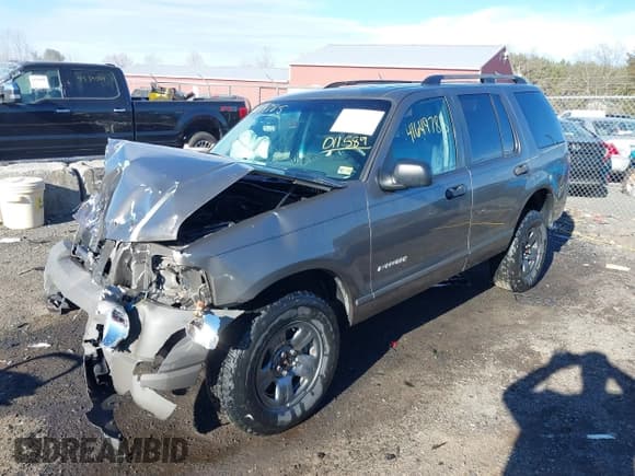 ✅ 2002 Ford Explorer XLS • VIN: 1FMZU72K12UD11589 • Lot: 41649785. Wystawiony na IAAI z przebiegiem 269 097 mil. Bezpłatny archiwum sprzedaży aukcyjnych z USA i szczegółowy raport historii pojazdu na DreamBid. Zdjęcie 2.