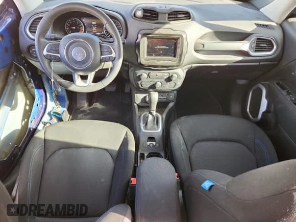 ✅ 2021 Jeep Renegade Latitude • VIN: ZACNJDBB1MPM81639 • Lot: 90222895. Wystawiony na Copart z przebiegiem 44 276 mil. Bezpłatny archiwum sprzedaży aukcyjnych z USA i szczegółowy raport historii pojazdu na DreamBid. Zdjęcie 8.