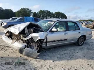 ✅ 2001 Ford Crown Victoria LX • VIN: 2FAFP74W81X106606 • Lot: 67630815. Wystawiony na Copart z przebiegiem Nie podano. Bezpłatny archiwum sprzedaży aukcyjnych z USA i szczegółowy raport historii pojazdu na DreamBid. Zdjęcie 1.