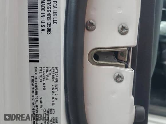 2024 Ram 1500 SLT z VIN 1C6RR6GG4RS135963, wystawiony jako Copart lot #57487425 z przebiegiem 35 012 mil mil oraz Nie do naprawy • Non repairable. Historia ofert i sprzedaży dostępna na DreamBid. Obrazek 12.