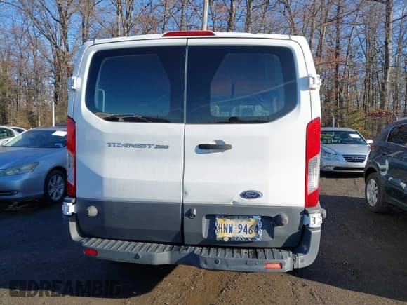 ✅ 2016 Ford Transit Cargo • VIN: 1FTYR2ZM8GKB56117 • Lot: 41505969. Wystawiony na IAAI z przebiegiem 362 103 mil. Bezpłatny archiwum sprzedaży aukcyjnych z USA i szczegółowy raport historii pojazdu na DreamBid. Zdjęcie 16.