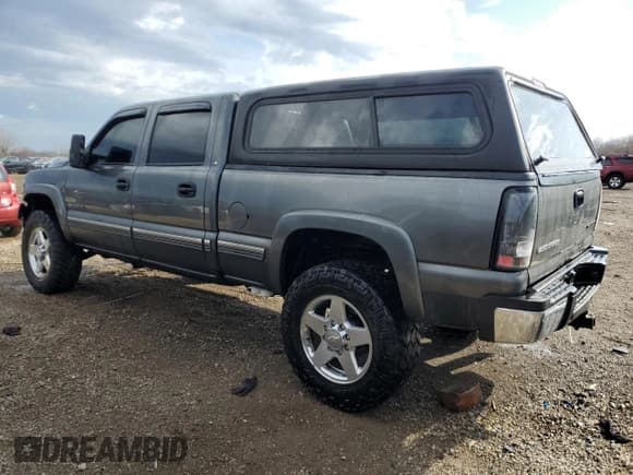 ✅ 2001 Chevrolet Silverado 2500HD • VIN: 1GCHK23181F154466 • Lot: 50887405. Wystawiony na Copart z przebiegiem 308 308 mil. Bezpłatny archiwum sprzedaży aukcyjnych z USA i szczegółowy raport historii pojazdu na DreamBid. Zdjęcie 2.