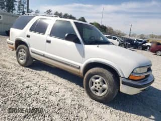 ✅ 1999 Chevrolet Blazer LT • VIN: 1GNDT13W7X2245446 • Lot: 50569545. Wystawiony na Copart z przebiegiem 244 080 mil. Bezpłatny archiwum sprzedaży aukcyjnych z USA i szczegółowy raport historii pojazdu na DreamBid. Zdjęcie 4.