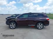 ✅ 2011 Toyota Highlander Limited • VIN: 5TDYK3EH0BS039636 • Lot: 42514365. Listed on IAAI with 200,847 mi. Free auction sales archive from the USA and detailed vehicle history report at DreamBid. Image 14.