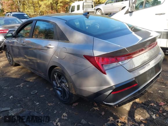 ✅ 2025 Hyundai Elantra SEL Convenience • VIN: KMHLS4DG5SU974232 • Lot: 43648827. Listed on IAAI with 13,076 mi. Free auction sales archive from the USA and detailed vehicle history report at DreamBid. Image 3.