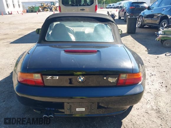 ✅ 1997 BMW 3 Series Z3 2.8 • VIN: 4USCJ3321VLC01188 • Lot: 43160289. Listed on IAAI with 115,725 mi. Free auction sales archive from the USA and detailed vehicle history report at DreamBid. Image 16.