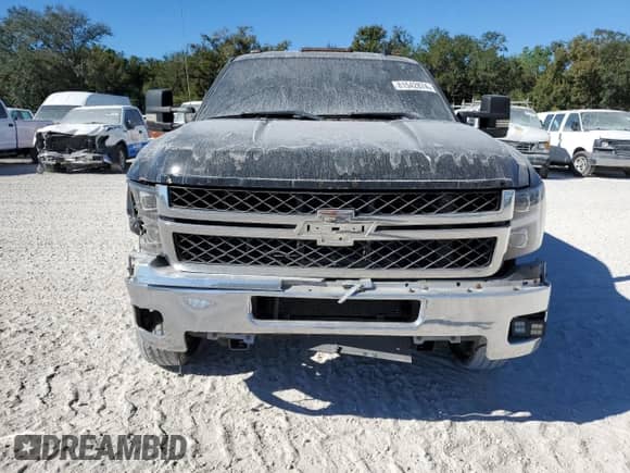 2011 Chevrolet Silverado 3500HD DRW LTZ z VIN 1GC4K1C86BF158474, wystawiony jako Copart lot #81542874 z przebiegiem 210 488 mil mil oraz Szkoda całkowita • Salvage title. Historia ofert i sprzedaży dostępna na DreamBid. Obrazek 5.