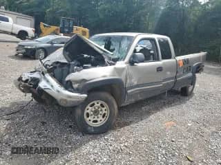 2000 Chevrolet Silverado 2500 LS с VIN 1GCGC29UXYE399084, выставлен на аукционе Copart как лот 58577555 с пробегом Не указан миль и Списание • Salvage title. История ставок и продаж доступна на DreamBid. Изображение 1.