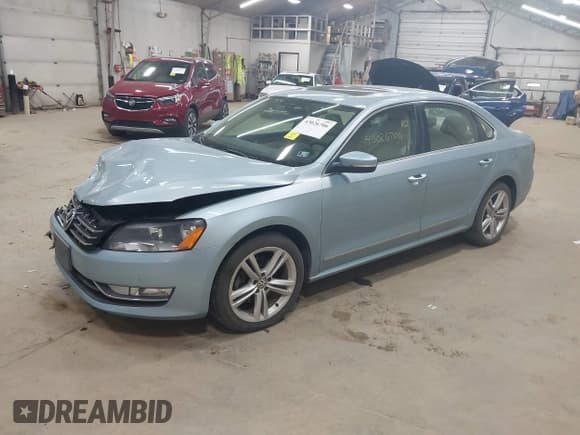 ✅ 2013 Volkswagen Passat SEL Premium • VIN: 1VWCN7A36DC093835 • Lot: 43026706. Listed on IAAI with 172,830 mi. Free auction sales archive from the USA and detailed vehicle history report at DreamBid. Image 17.