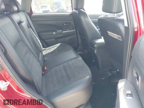 2018 Mitsubishi Outlander SE с VIN JA4AR3AW9JU020654, выставлен на аукционе IAAI как лот 42050945 с пробегом 138 964 миль миль и . История ставок и продаж доступна на DreamBid. Изображение 8.