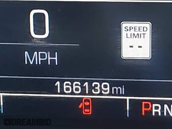 2018 Chevrolet Silverado 1500 LT z VIN 3GCUKREC2JG525366, wystawiony jako IAAI lot #43019515 z przebiegiem 166 139 mil mil oraz . Historia ofert i sprzedaży dostępna na DreamBid. Obrazek 7.