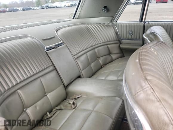 ✅ 1966 Ford Thunderbird • VIN: 6Y83Q121322 • Лот: 53203085. Опубликован ранее на Copart с пробегом 93 974 миль. Бесплатный доступ к архиву аукционных продаж из США и подробный отчёт об истории автомобиля на DreamBid. Изображение 10.