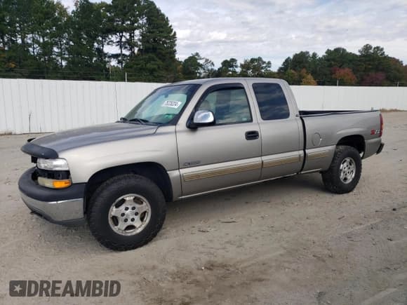 ✅ 2001 Chevrolet Silverado 1500 LS • VIN: 2GCEK19T811279884 • Лот: 75225224. Опубликован ранее на Copart с пробегом Не указан. Бесплатный доступ к архиву аукционных продаж из США и подробный отчёт об истории автомобиля на DreamBid. Изображение 1.
