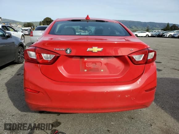 ✅ 2018 Chevrolet Cruze LT • VIN: 1G1BE5SM9J7107315 • Лот: 36876013. Опубликован ранее на Copart с пробегом 128 367 миль. Бесплатный доступ к архиву аукционных продаж из США и подробный отчёт об истории автомобиля на DreamBid. Изображение 6.