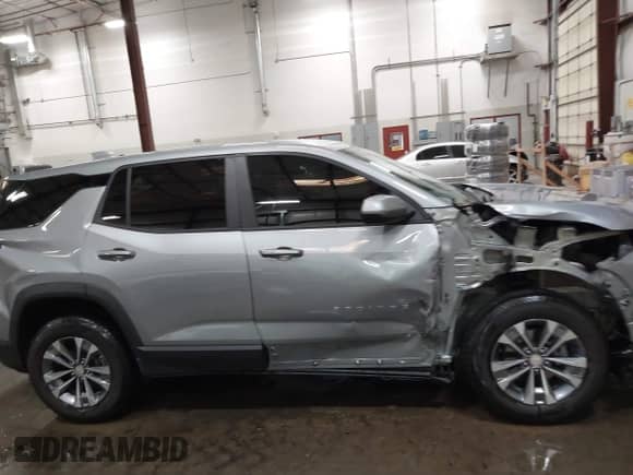 2025 Chevrolet Equinox AWD LT с VIN 3GNAXPEG7SL190701, выставлен на аукционе IAAI как лот 42078026 с пробегом 3 064 миль миль и . История ставок и продаж доступна на DreamBid. Изображение 14.